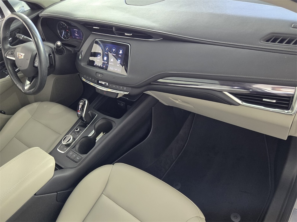 used 2021 Cadillac XT4 car, priced at $23,998