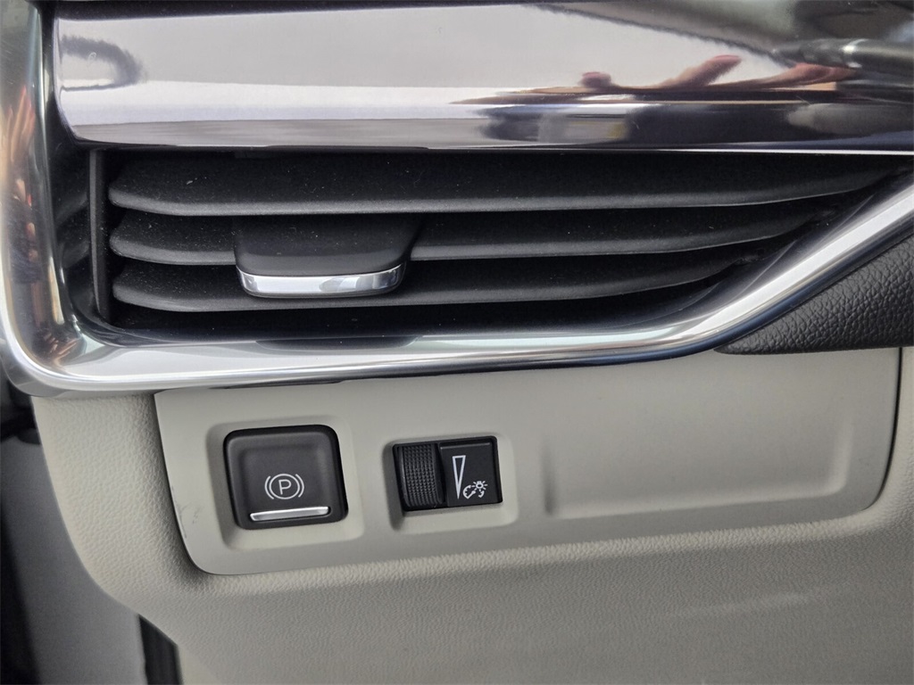 used 2021 Cadillac XT4 car, priced at $23,998