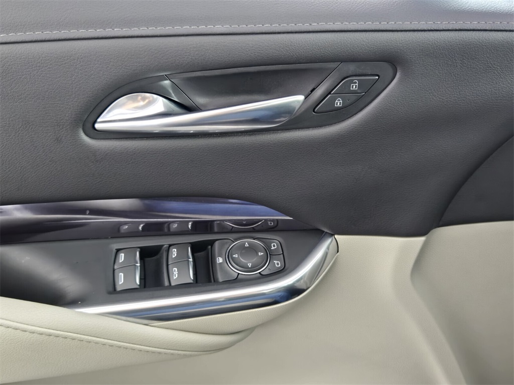 used 2021 Cadillac XT4 car, priced at $23,998