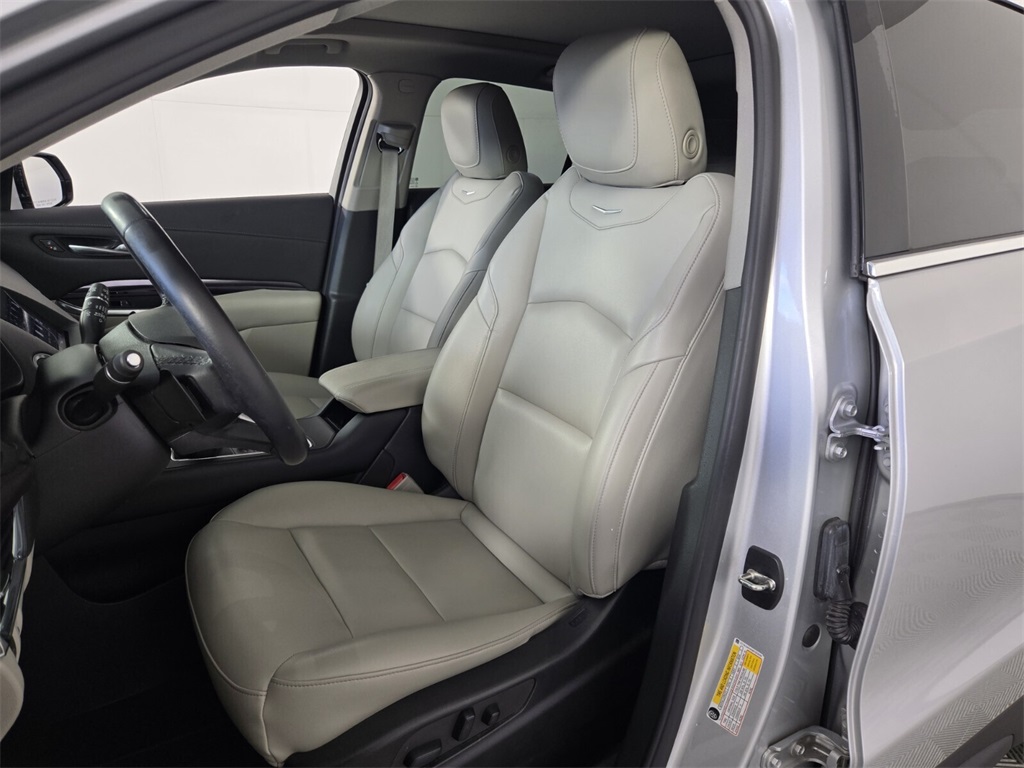 used 2021 Cadillac XT4 car, priced at $23,998