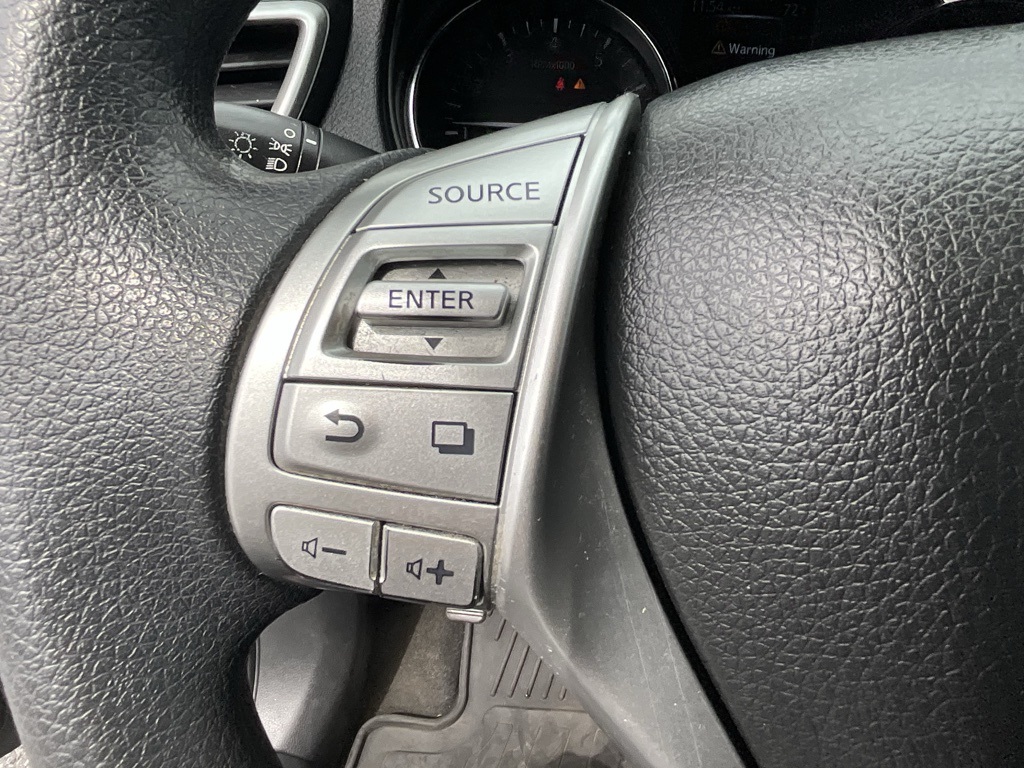 2014 Nissan Rogue SV photo 15