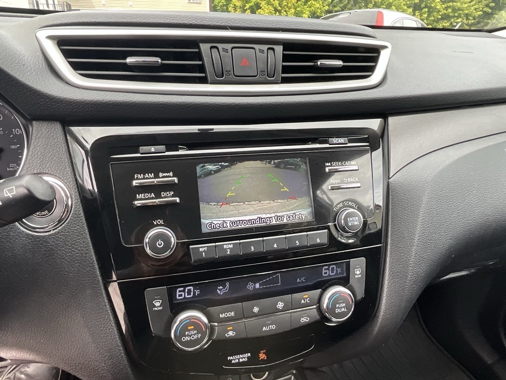 2014 Nissan Rogue SV photo 20