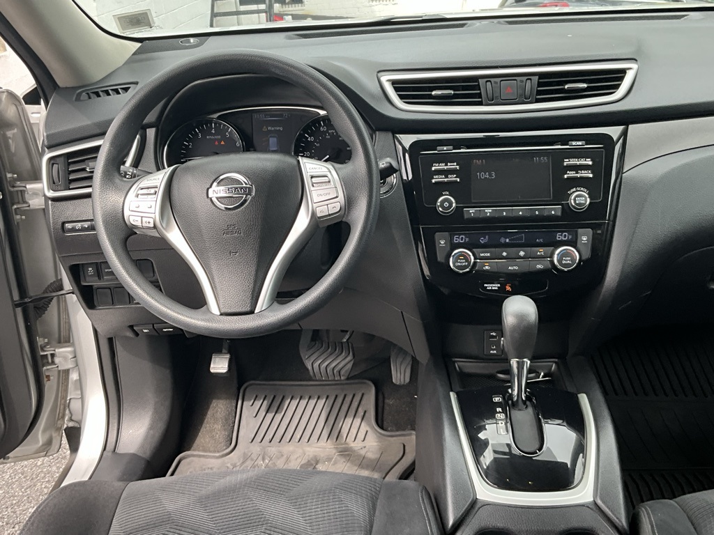 2014 Nissan Rogue SV photo 22