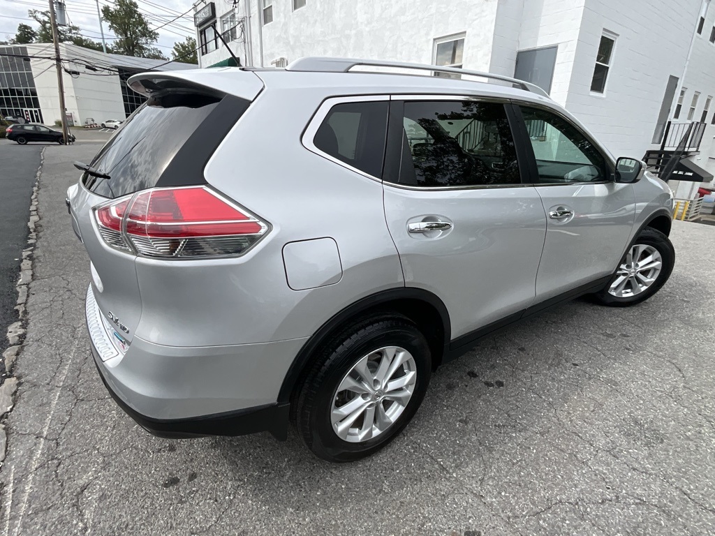 2014 Nissan Rogue SV photo 5