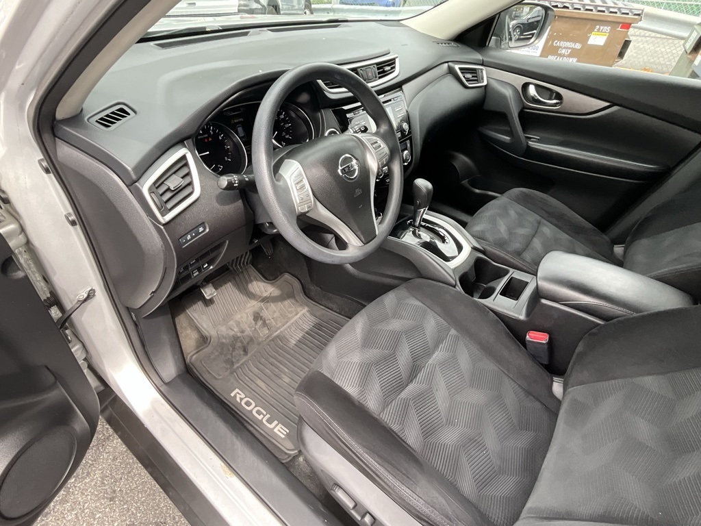 2014 Nissan Rogue SV photo 8