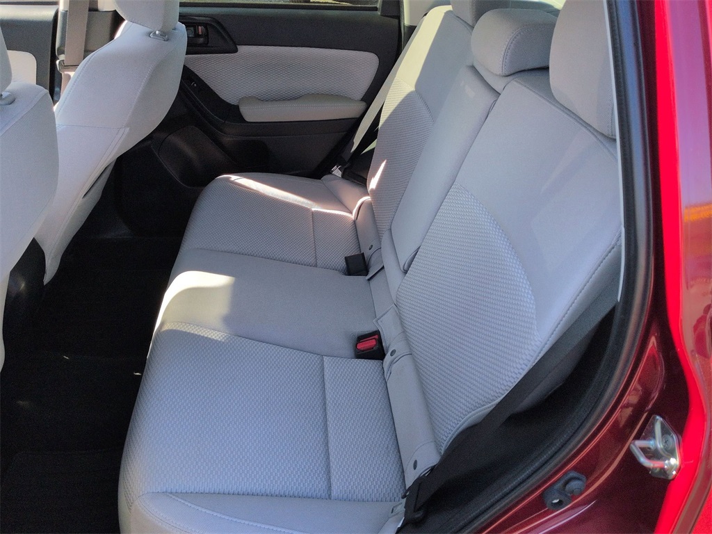2018 Subaru Forester 2.5i Premium photo 14