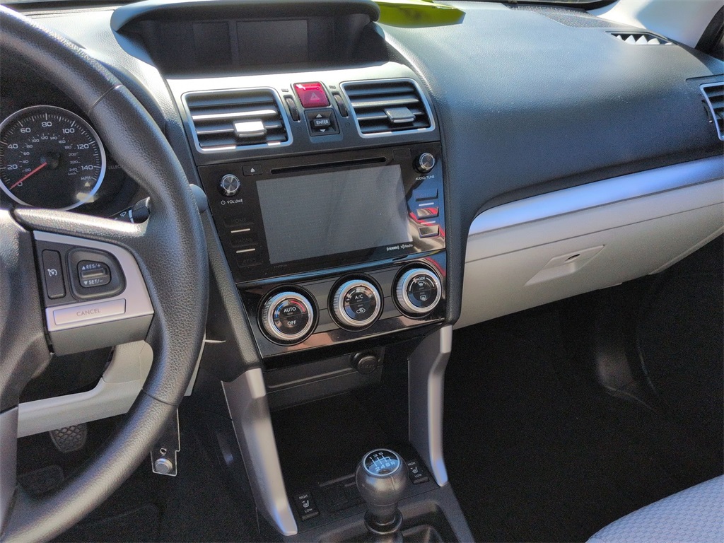2018 Subaru Forester 2.5i Premium photo 19