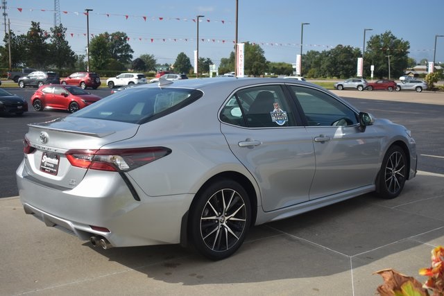 2023 Toyota Camry SE photo 5