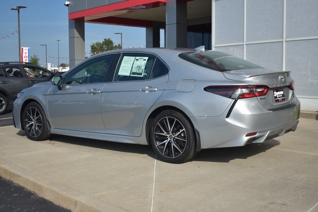 2023 Toyota Camry SE photo 7