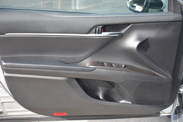 2023 Toyota Camry SE photo 8