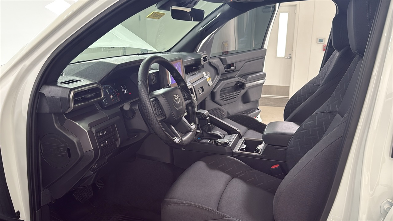 2025 Toyota Tacoma SR5 Double Cab photo 10