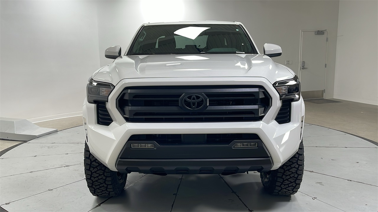 2025 Toyota Tacoma SR5 Double Cab photo 2