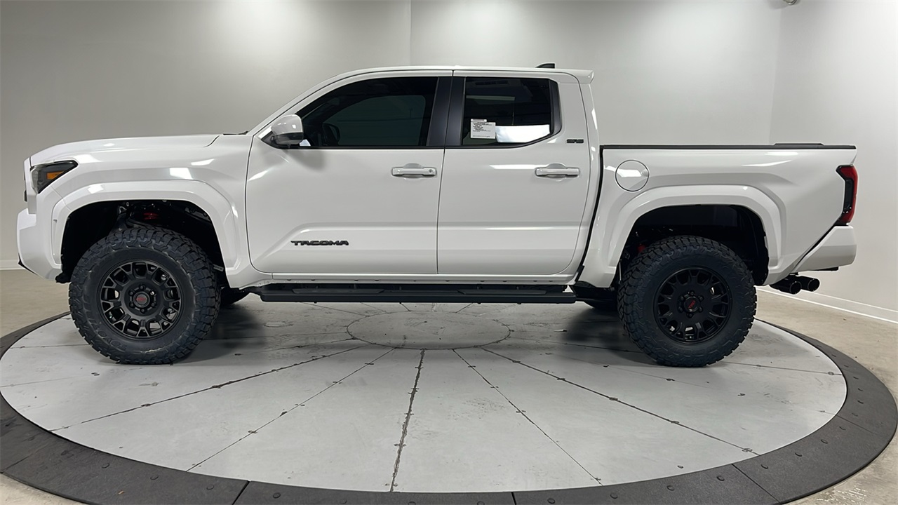 2025 Toyota Tacoma SR5 Double Cab photo 7