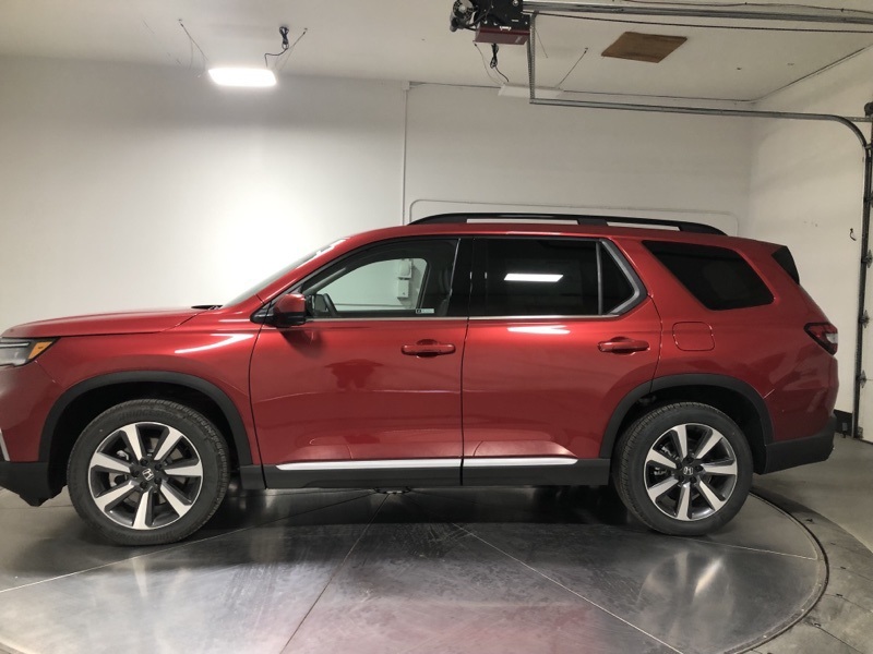 2025 Honda Pilot Touring photo 3