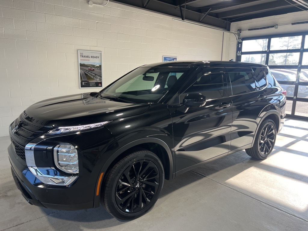 2023 Mitsubishi Outlander SE Black Edition