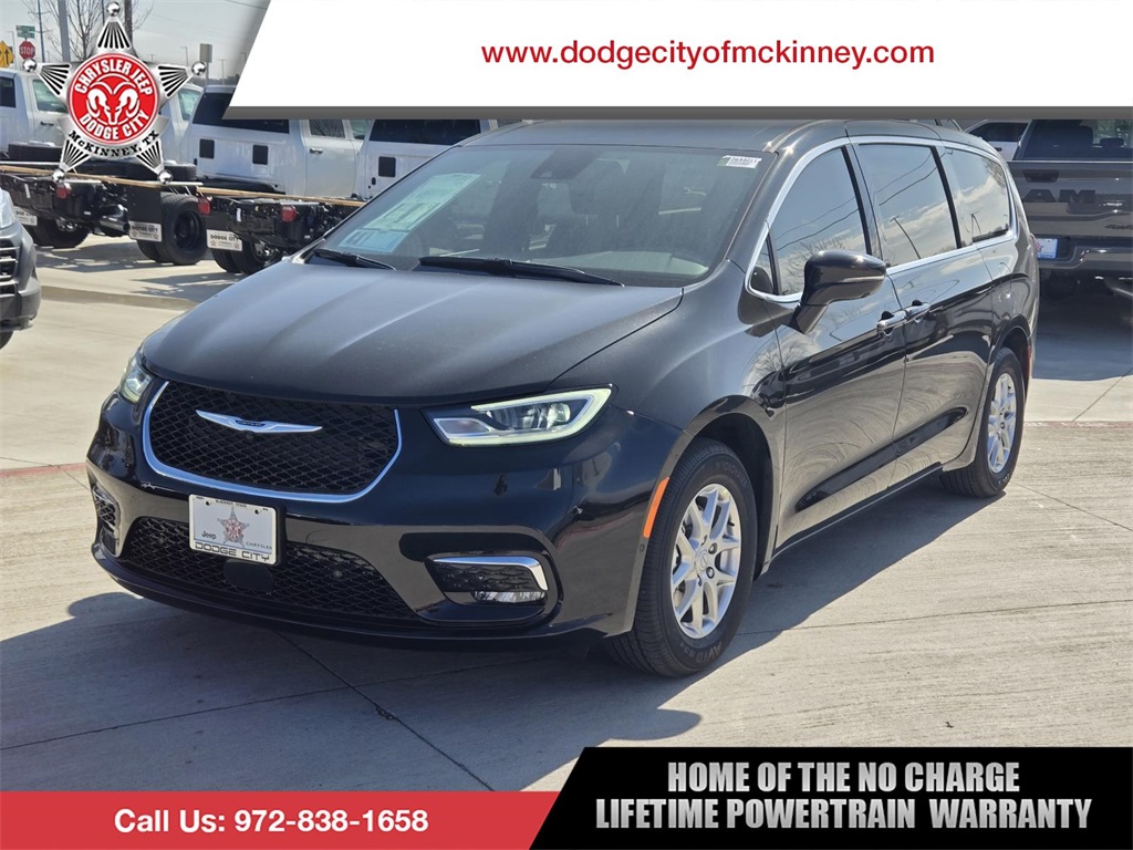 2026 Chrysler Pacifica Select