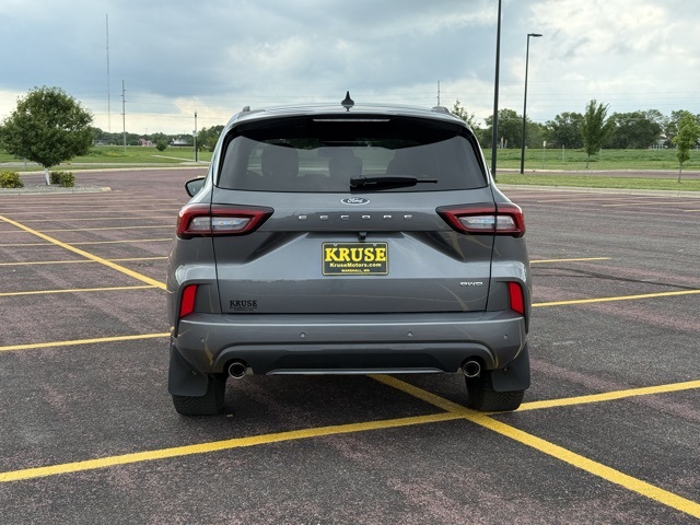 2023 Ford Escape ST-Line Elite