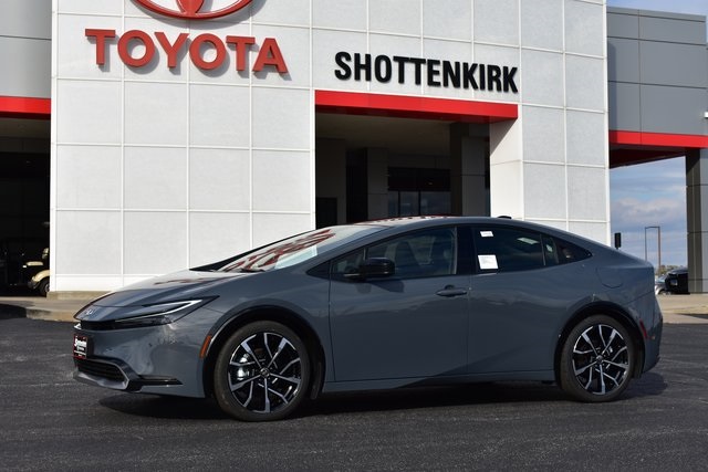 2026 Toyota Prius XSE Premium's photo