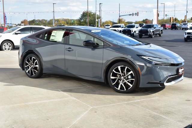 2026 Toyota Prius Plug-in Hybrid XSE Premium photo 4