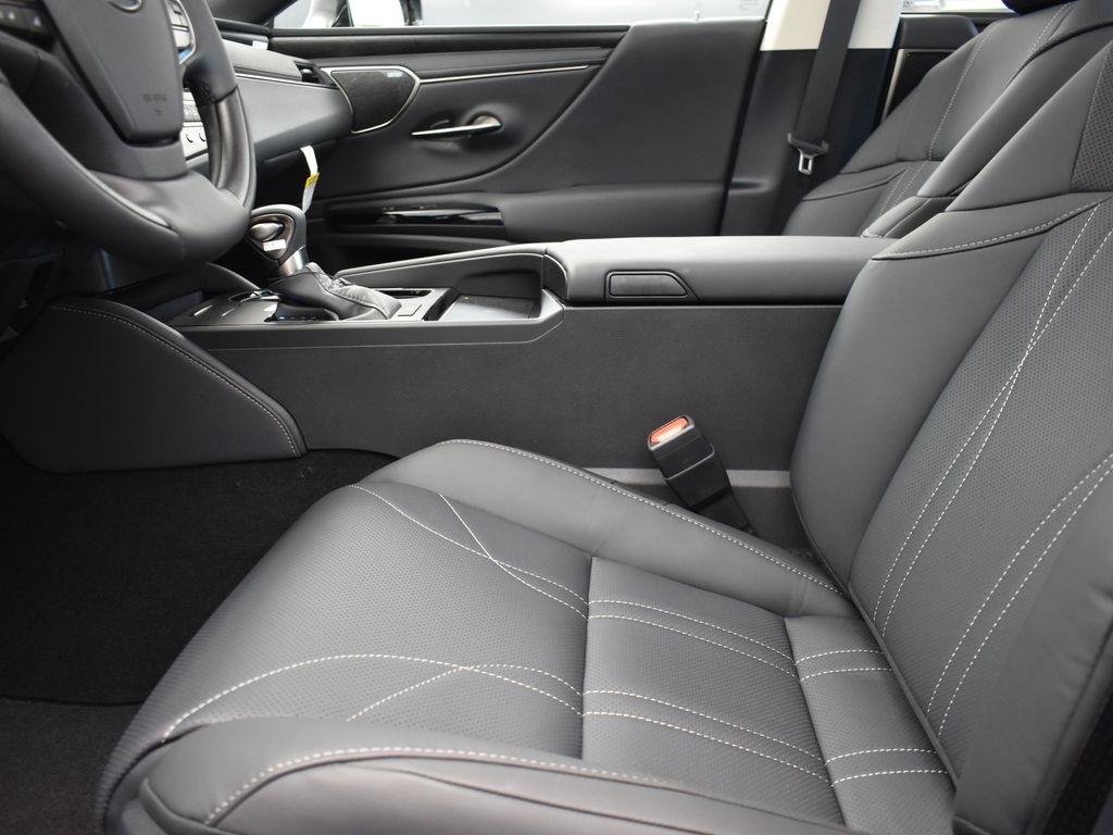 2025 Gray Lexus ES 350 Ultra Luxury FWD Sedan