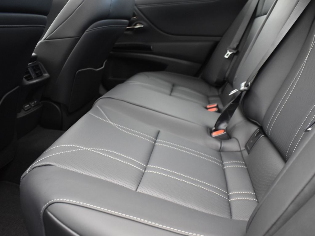 2025 Gray Lexus ES 350 Ultra Luxury FWD Sedan
