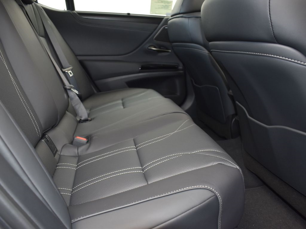 2025 Gray Lexus ES 350 Ultra Luxury FWD Sedan