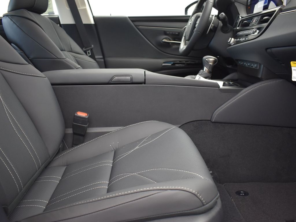 2025 Gray Lexus ES 350 Ultra Luxury FWD Sedan