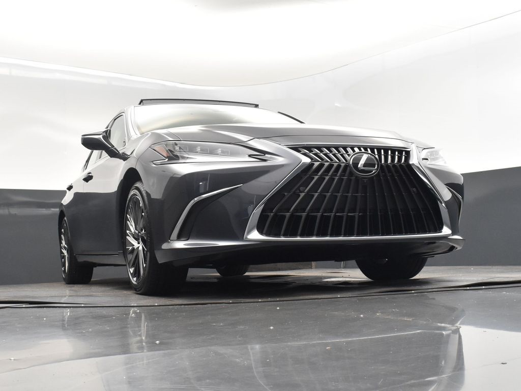 2025 Gray Lexus ES 350 Ultra Luxury FWD Sedan