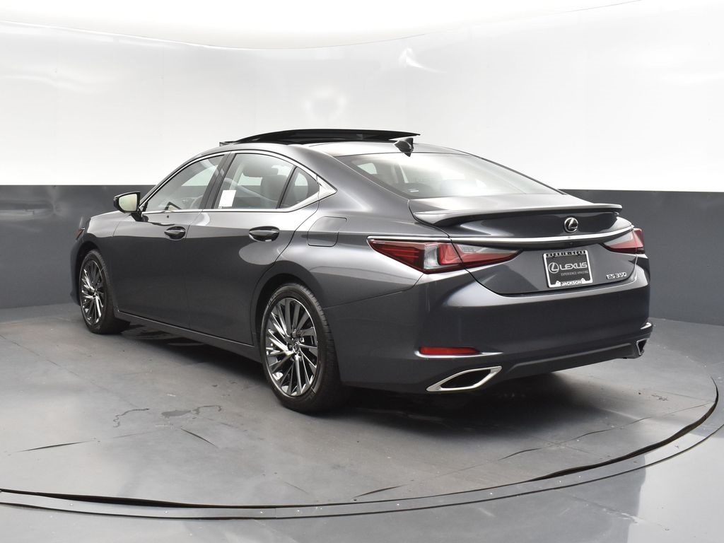 2025 Gray Lexus ES 350 Ultra Luxury FWD Sedan