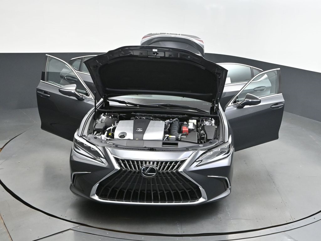 2025 Gray Lexus ES 350 Ultra Luxury FWD Sedan