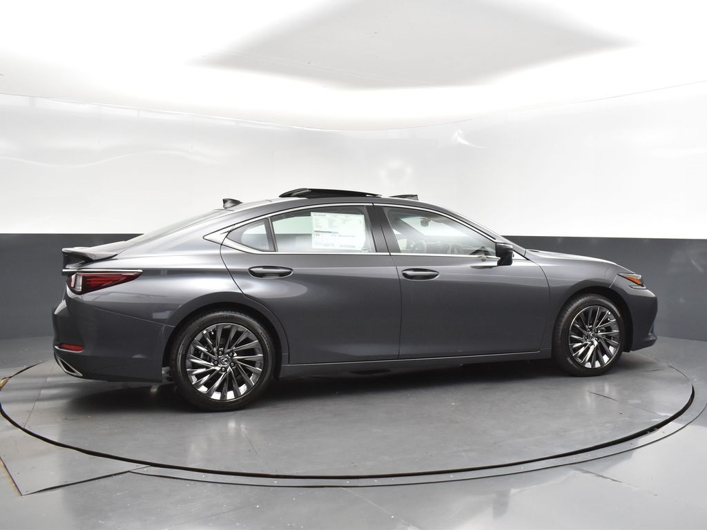 2025 Gray Lexus ES 350 Ultra Luxury FWD Sedan