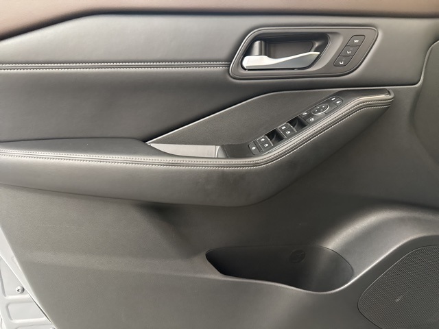 2023 Boulder Gray Pearl Nissan Rogue SL FWD SUV