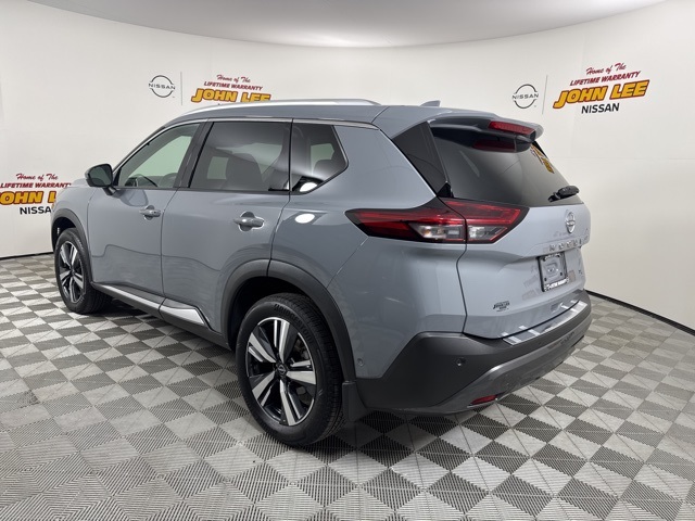 2023 Boulder Gray Pearl Nissan Rogue SL FWD SUV