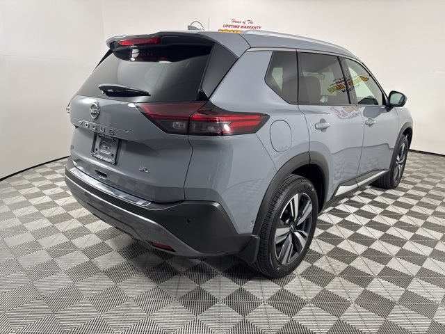 2023 Boulder Gray Pearl Nissan Rogue SL FWD SUV