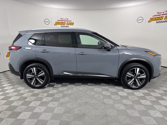 2023 Boulder Gray Pearl Nissan Rogue SL FWD SUV