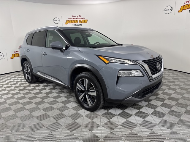 2023 Boulder Gray Pearl Nissan Rogue SL FWD SUV