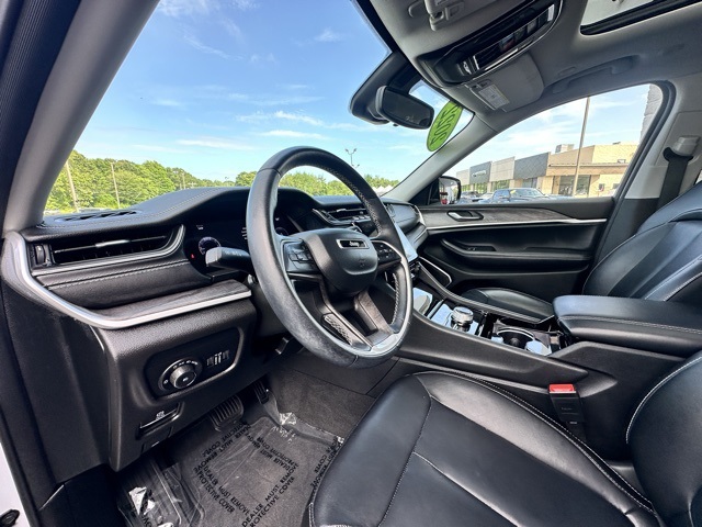 2022 Bright White Clearcoat Jeep Grand Cherokee L Limited 4X4 SUV