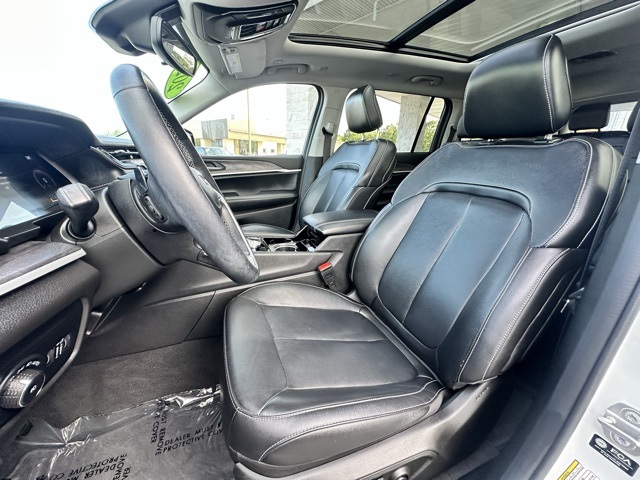 2022 Bright White Clearcoat Jeep Grand Cherokee L Limited 4X4 SUV