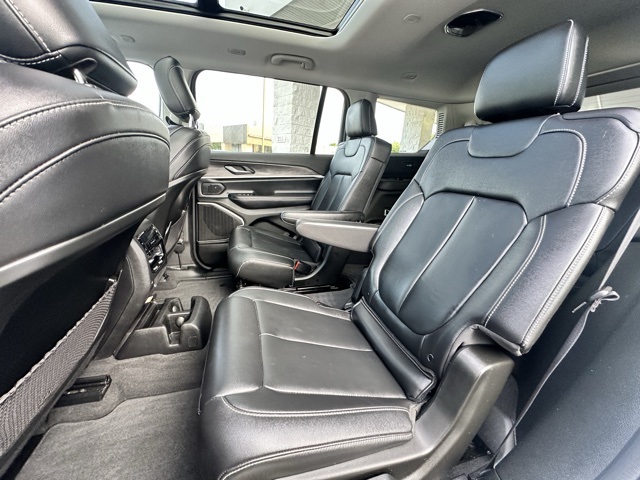 2022 Bright White Clearcoat Jeep Grand Cherokee L Limited 4X4 SUV