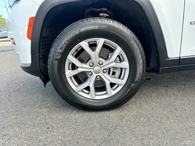 2022 Bright White Clearcoat Jeep Grand Cherokee L Limited 4X4 SUV