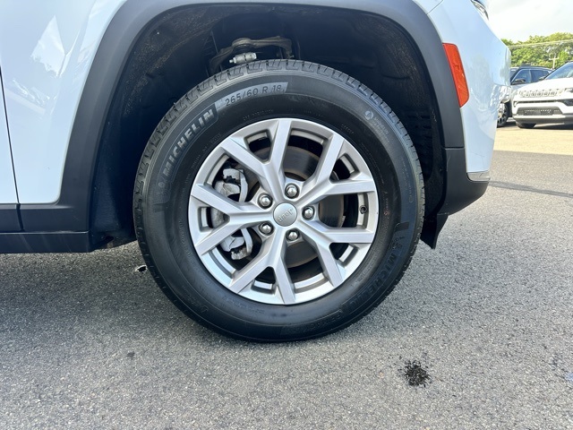 2022 Bright White Clearcoat Jeep Grand Cherokee L Limited 4X4 SUV