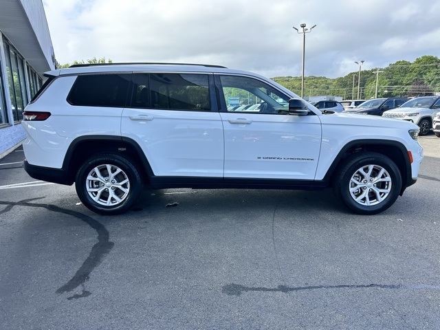 2022 Bright White Clearcoat Jeep Grand Cherokee L Limited 4X4 SUV