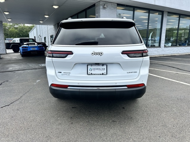2022 Bright White Clearcoat Jeep Grand Cherokee L Limited 4X4 SUV