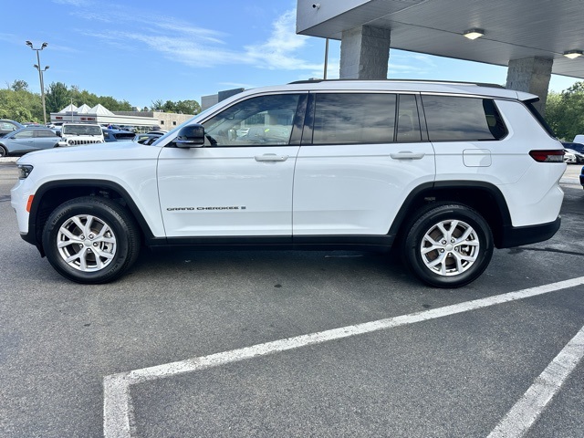 2022 Bright White Clearcoat Jeep Grand Cherokee L Limited 4X4 SUV