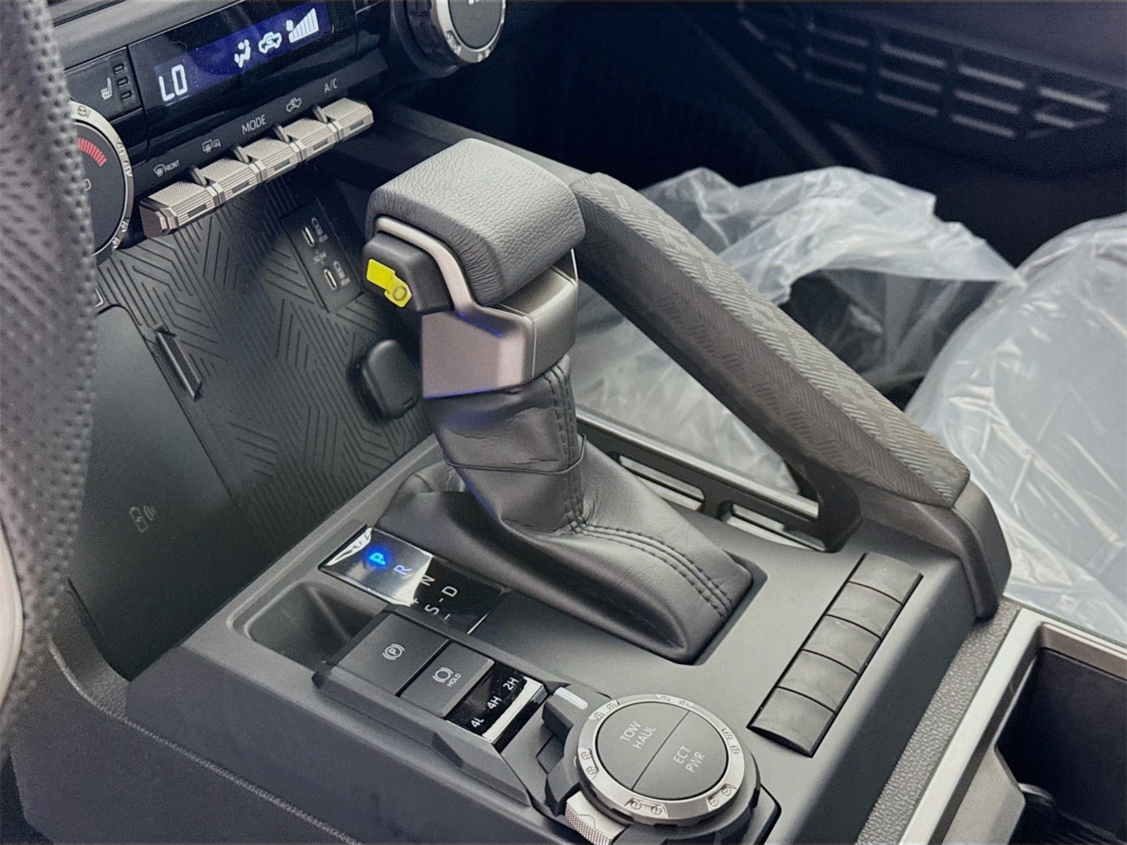 2025 Toyota Tacoma SR5 Double Cab photo 9
