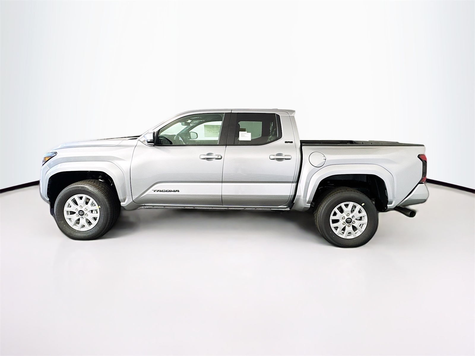 2025 Toyota Tacoma SR5 Double Cab photo 3