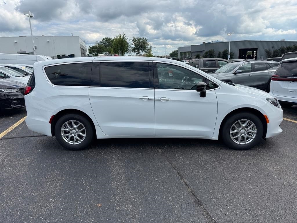 2026 Chrysler Voyager LX photo 2
