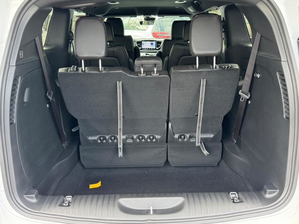 2026 Chrysler Voyager LX photo 5