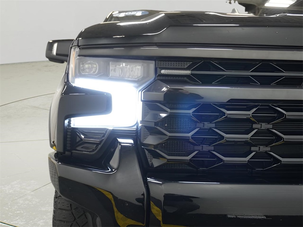 2022 Chevrolet Silverado 1500 ZR2 photo 2