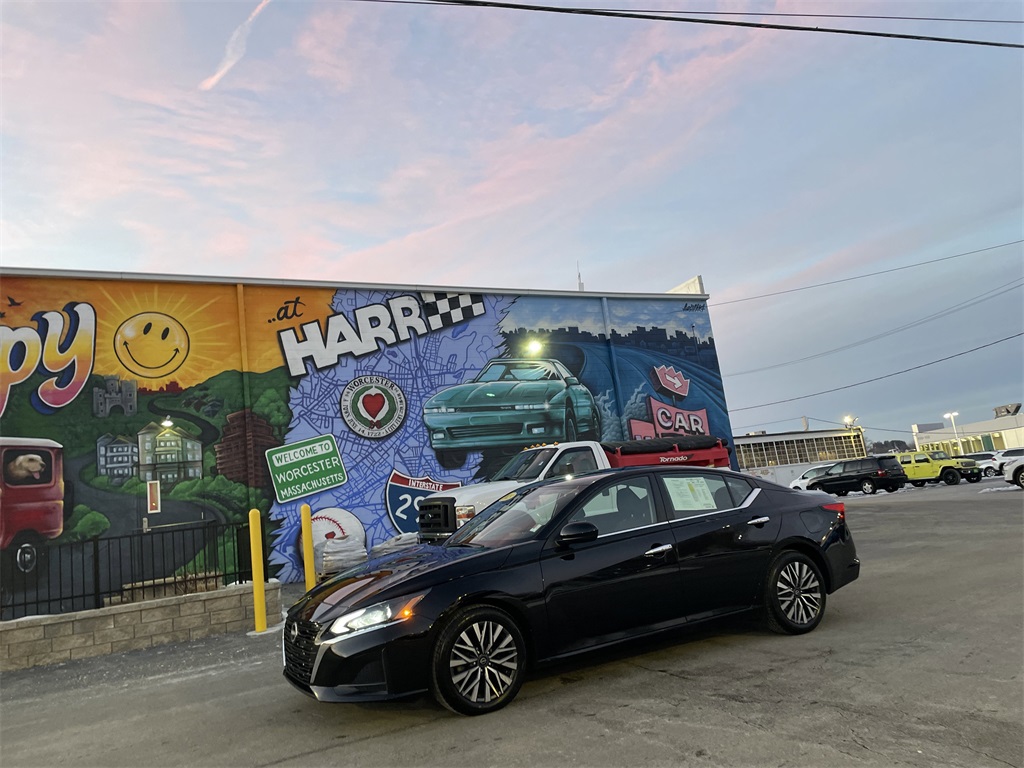 2023 Nissan Altima SV's photo